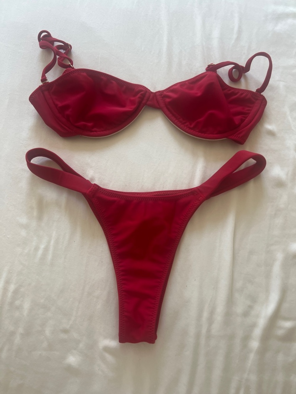 Women's Red Underwire Bikini Set - Sleek Two-Piece Swimwear
